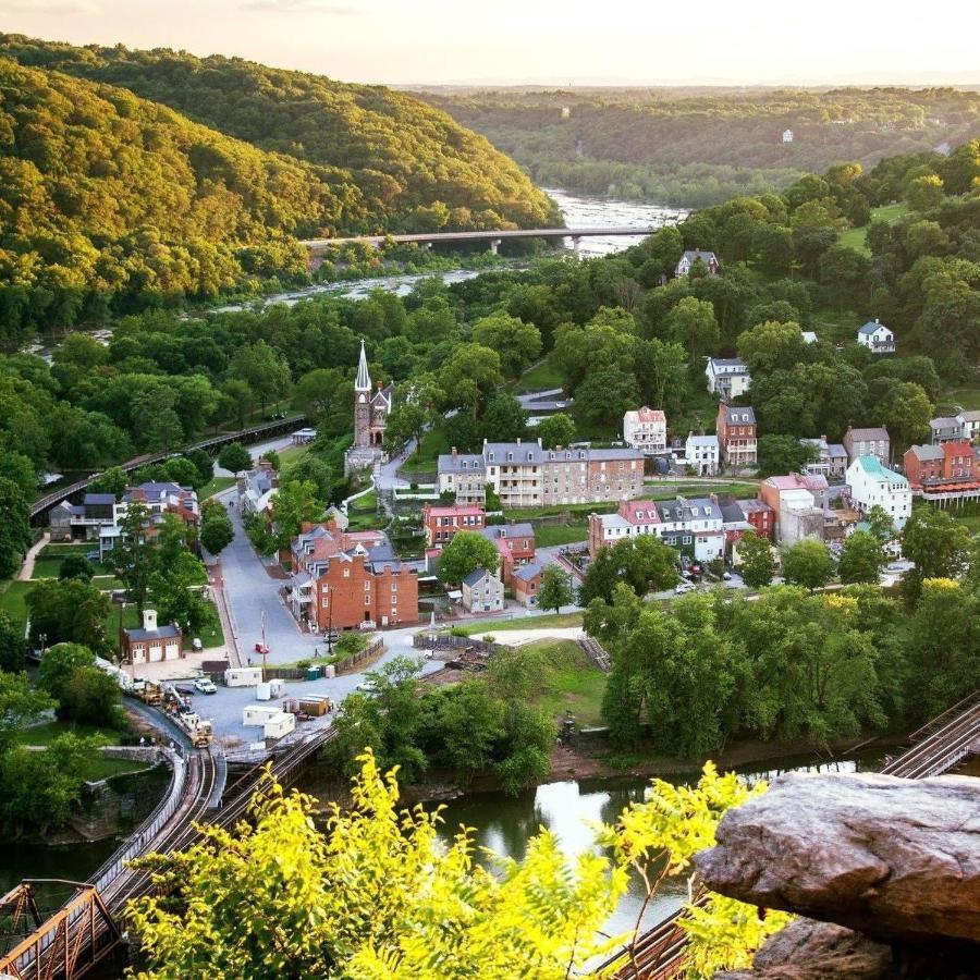 Clarion Inn Harpers Ferry-Charles Town Exterior foto